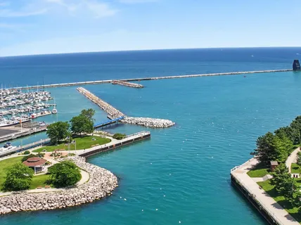 $865,000 | 496 Bastle Wynd Port, Unit 9, Port Washington, WI 53074