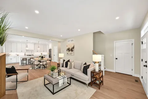 $865,000 | 496 Bastle Wynd Port, Unit 9, Port Washington, WI 53074