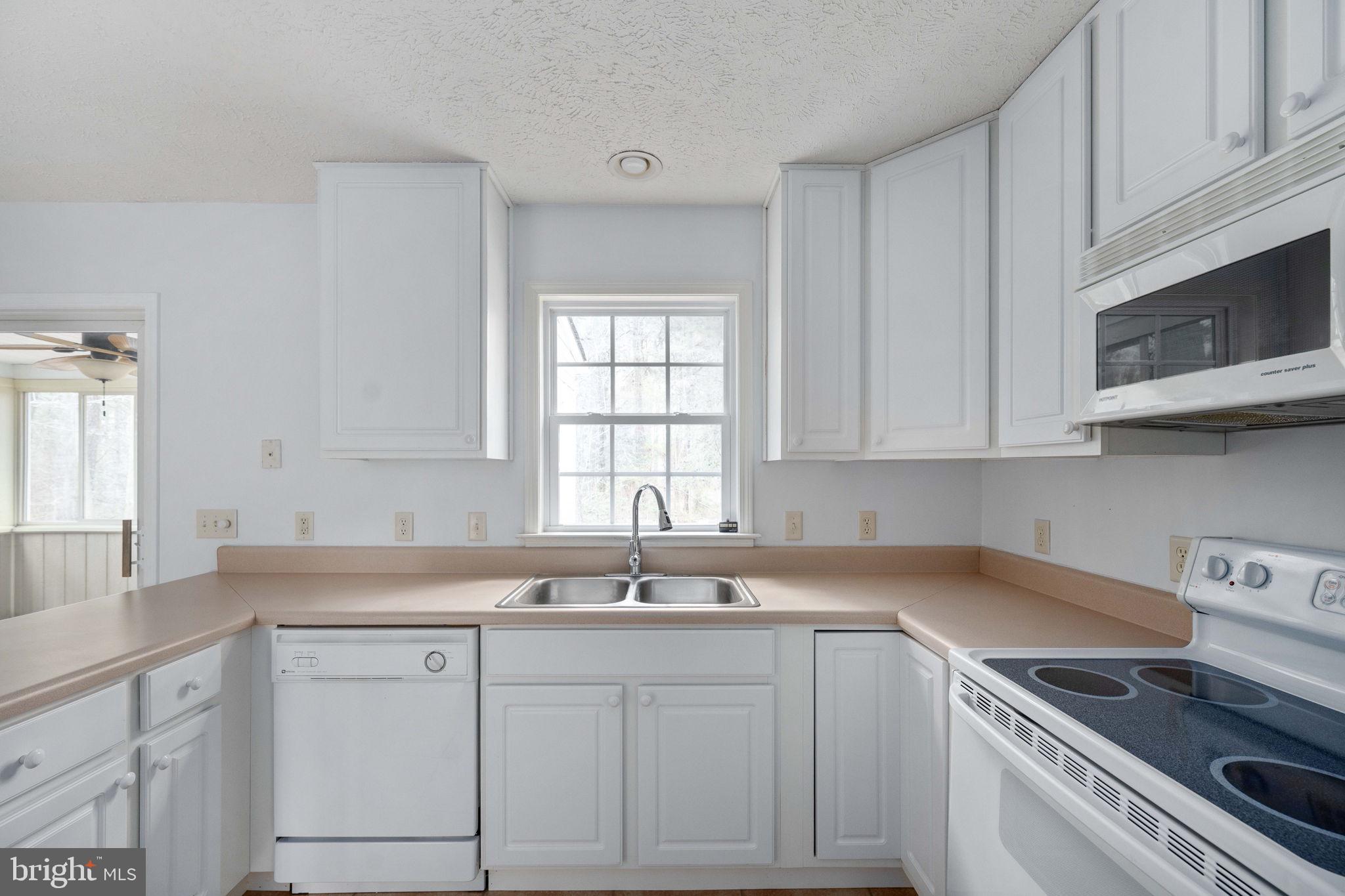 67 Stern Way Montross, VA 22520 - Photo 23 of 74 Kitchen