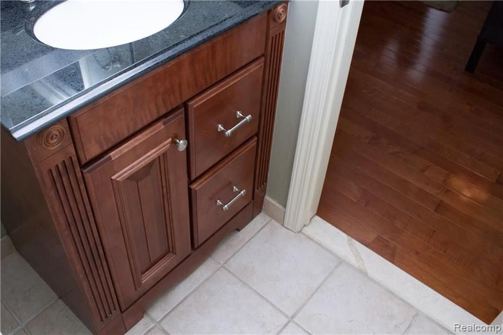 1443 Chesapeake Road Royal Oak, MI 48067 - Photo 23 of 36