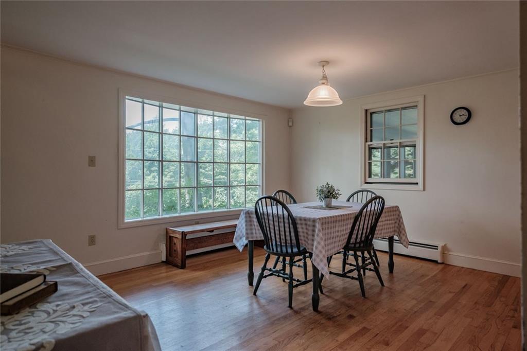 19 Trundy Road Cape Elizabeth, ME 04107 - Photo 10 of 35 Dining area in front of home -...