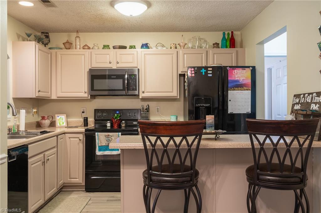 1706 Crinan Court High Point, NC 27265 - Photo 13 of 32