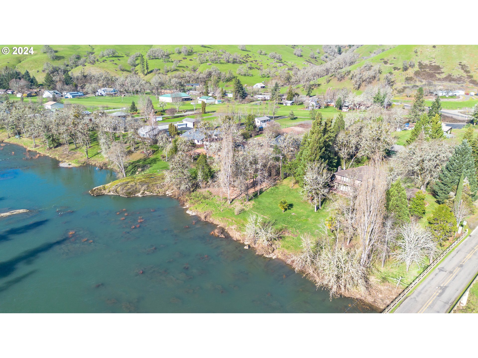 17883 North Bank Road Roseburg, OR 97470 - Photo 3 of 17 Gallery Image 3