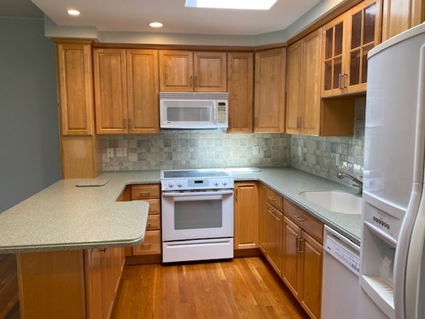 30 Dean Road, Unit D3 Brookline, MA 02445 - Photo 8 of 33