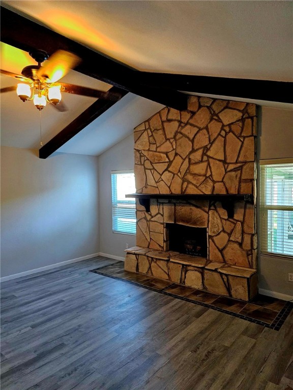 2313 Retta Drive Corpus Christi, TX 78418 - Photo 2 of 23 a living room with a fireplace