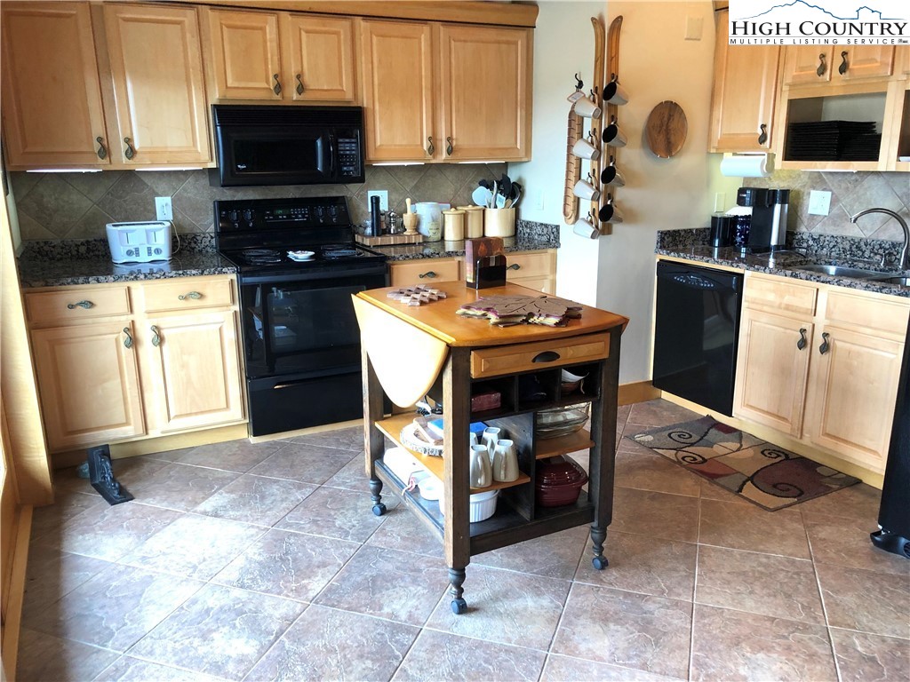 320 North Pinnacle Ridge Road Beech Mountain, NC 28604 - Photo 12 of 45 Gallery Image 12