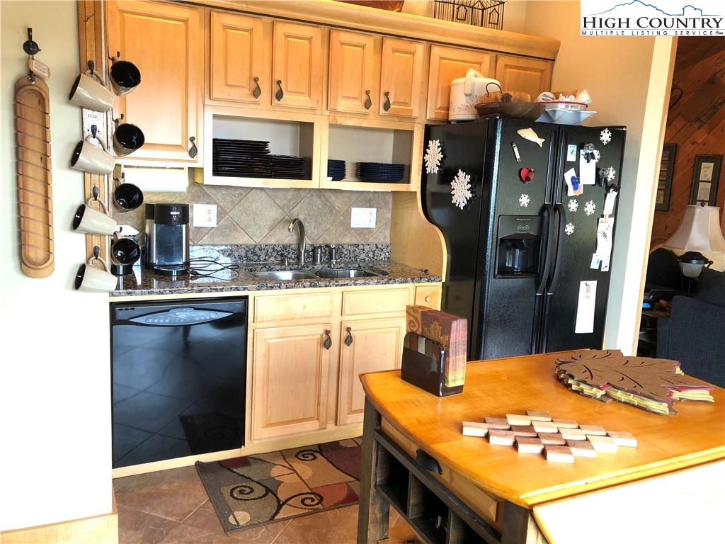320 North Pinnacle Ridge Road Beech Mountain, NC 28604 - Photo 14 of 45 Gallery Image 14