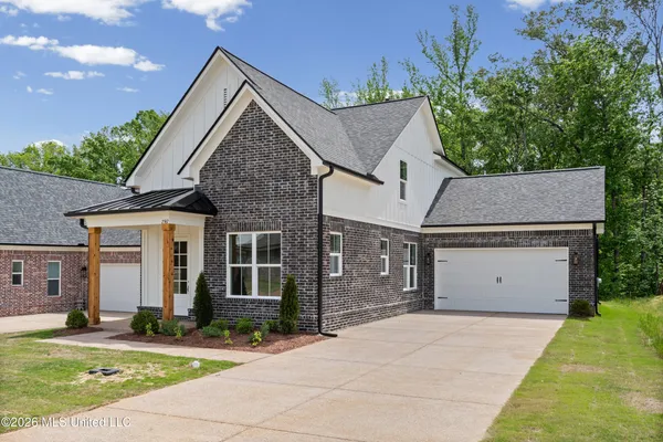 $390,000 | 2567 River Ouse Drive, Hernando, MS 38632