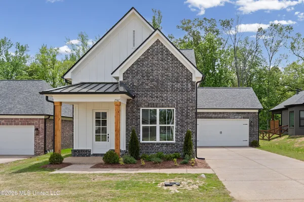 $390,000 | 2567 River Ouse Drive, Hernando, MS 38632