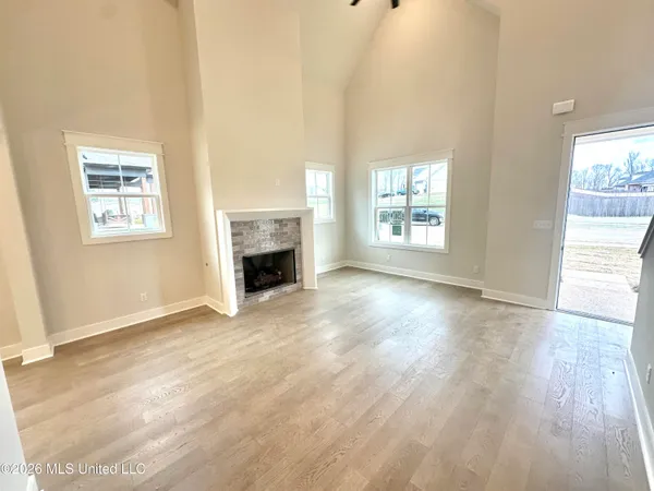 $389,900 | 2567 River Ouse Drive, Hernando, MS 38632