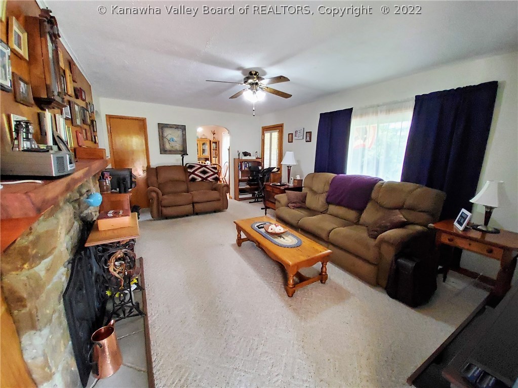8295 Ohio River Road Point Pleasant, WV 25550 - Photo 10 of 50 Living Room / Fireplace