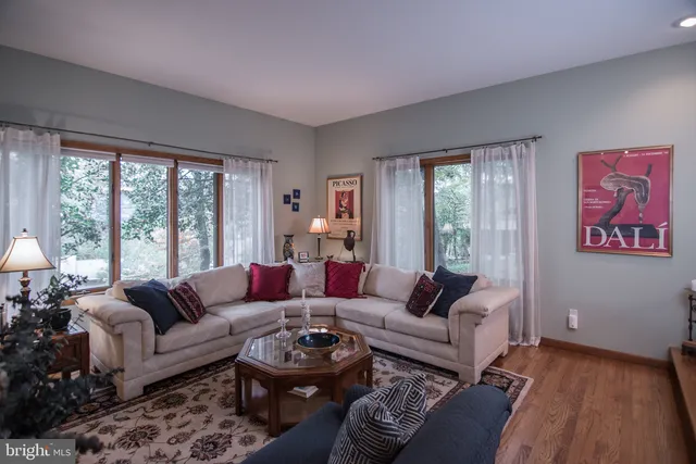 $595,000 | 5502 East Timberview Court, Wilmington, DE 19808