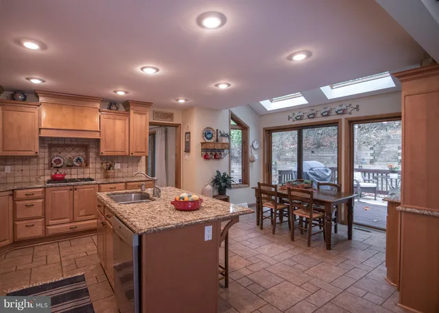 $595,000 | 5502 East Timberview Court, Wilmington, DE 19808