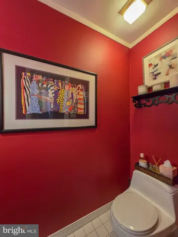 $595,000 | 5502 East Timberview Court, Wilmington, DE 19808