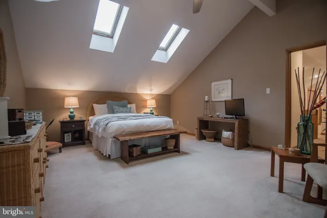 $595,000 | 5502 East Timberview Court, Wilmington, DE 19808