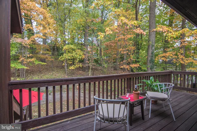 $595,000 | 5502 East Timberview Court, Wilmington, DE 19808