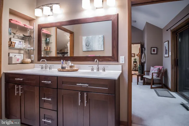 $595,000 | 5502 East Timberview Court, Wilmington, DE 19808