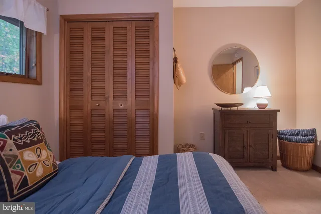 $595,000 | 5502 East Timberview Court, Wilmington, DE 19808