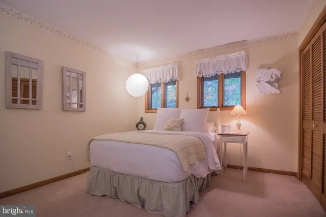 $595,000 | 5502 East Timberview Court, Wilmington, DE 19808