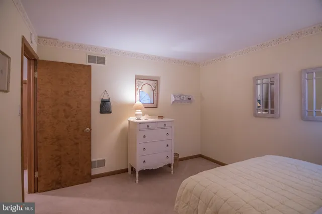 $595,000 | 5502 East Timberview Court, Wilmington, DE 19808