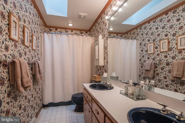 $595,000 | 5502 East Timberview Court, Wilmington, DE 19808