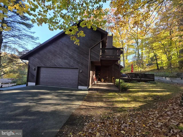 $595,000 | 5502 East Timberview Court, Wilmington, DE 19808