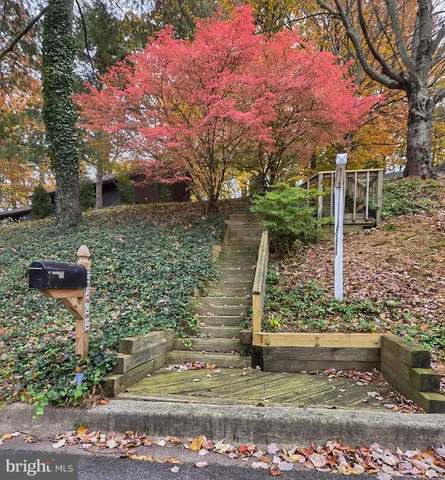 $595,000 | 5502 East Timberview Court, Wilmington, DE 19808