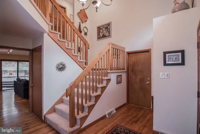 $595,000 | 5502 East Timberview Court, Wilmington, DE 19808