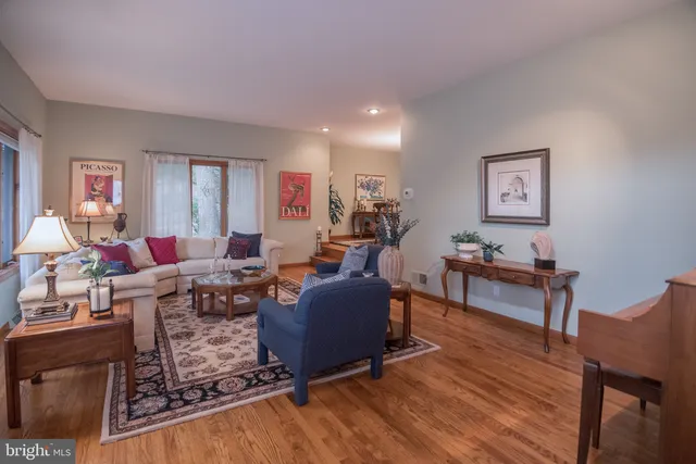 $595,000 | 5502 East Timberview Court, Wilmington, DE 19808