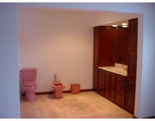 211 Bateman Road Oakdale, PA 15071 - Photo 15 of 18 Master Bath/Spa.