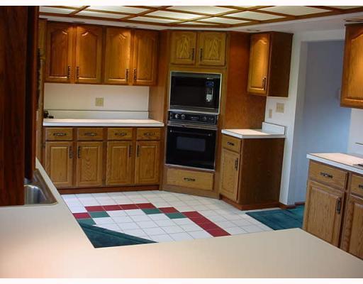 211 Bateman Road Oakdale, PA 15071 - Photo 7 of 18 Kitchen.