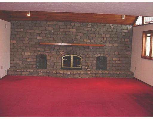 211 Bateman Road Oakdale, PA 15071 - Photo 9 of 18 Den/Family/Great Room.