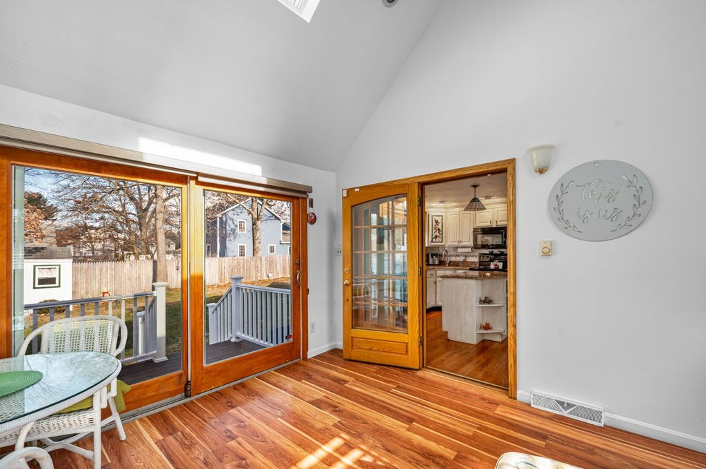 37 Pinewood Avenue Billerica, MA 01821 - Photo 12 of 39