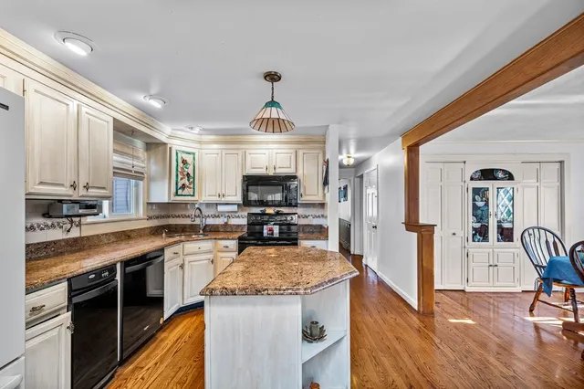 $679,000 | 37 Pinewood Avenue, Billerica, MA 01821