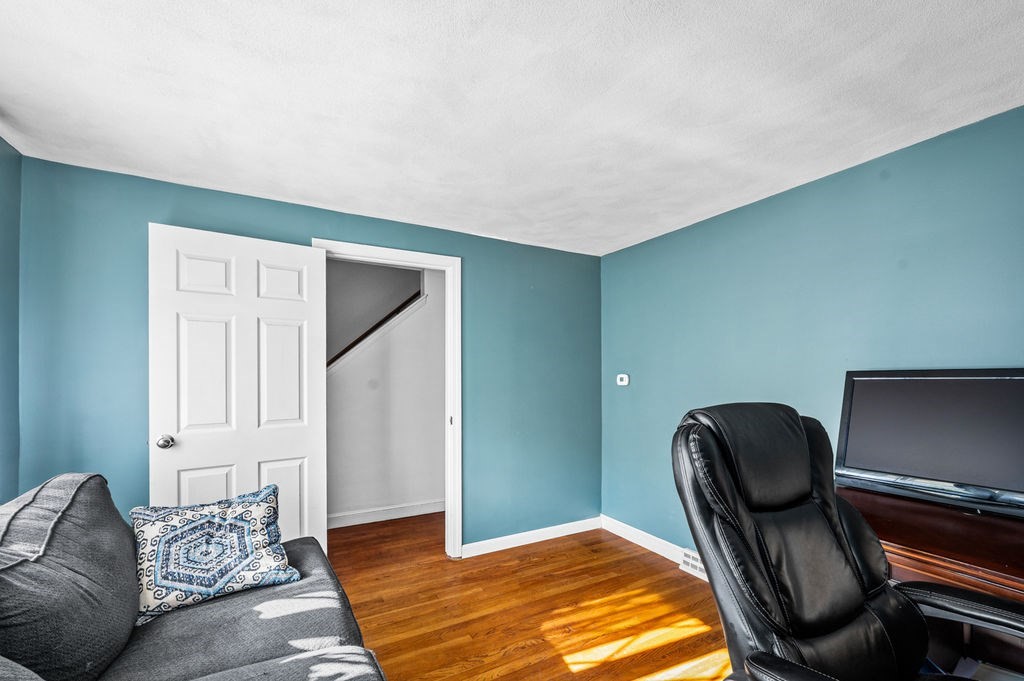 37 Pinewood Avenue Billerica, MA 01821 - Photo 23 of 39