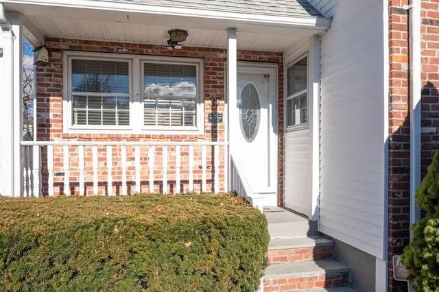 $679,000 | 37 Pinewood Avenue, Billerica, MA 01821