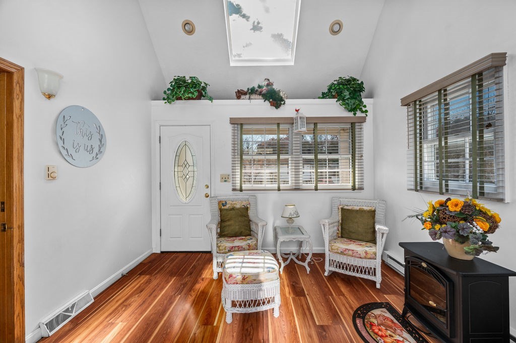 37 Pinewood Avenue Billerica, MA 01821 - Photo 10 of 39