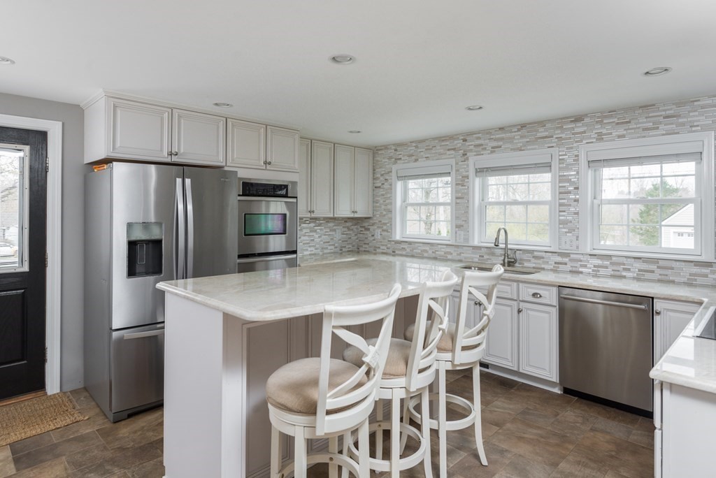 18 Delmar Road Medway, MA 02053 - Photo 4 of 30 Gallery Image 4