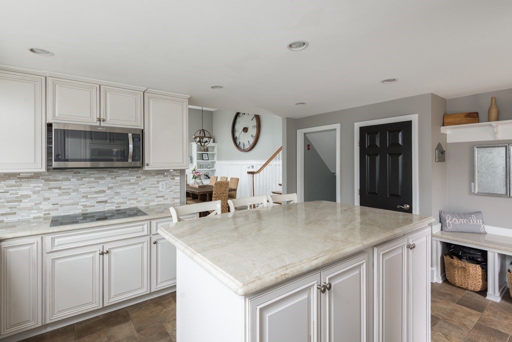 18 Delmar Road Medway, MA 02053 - Photo 6 of 30 Gallery Image 6