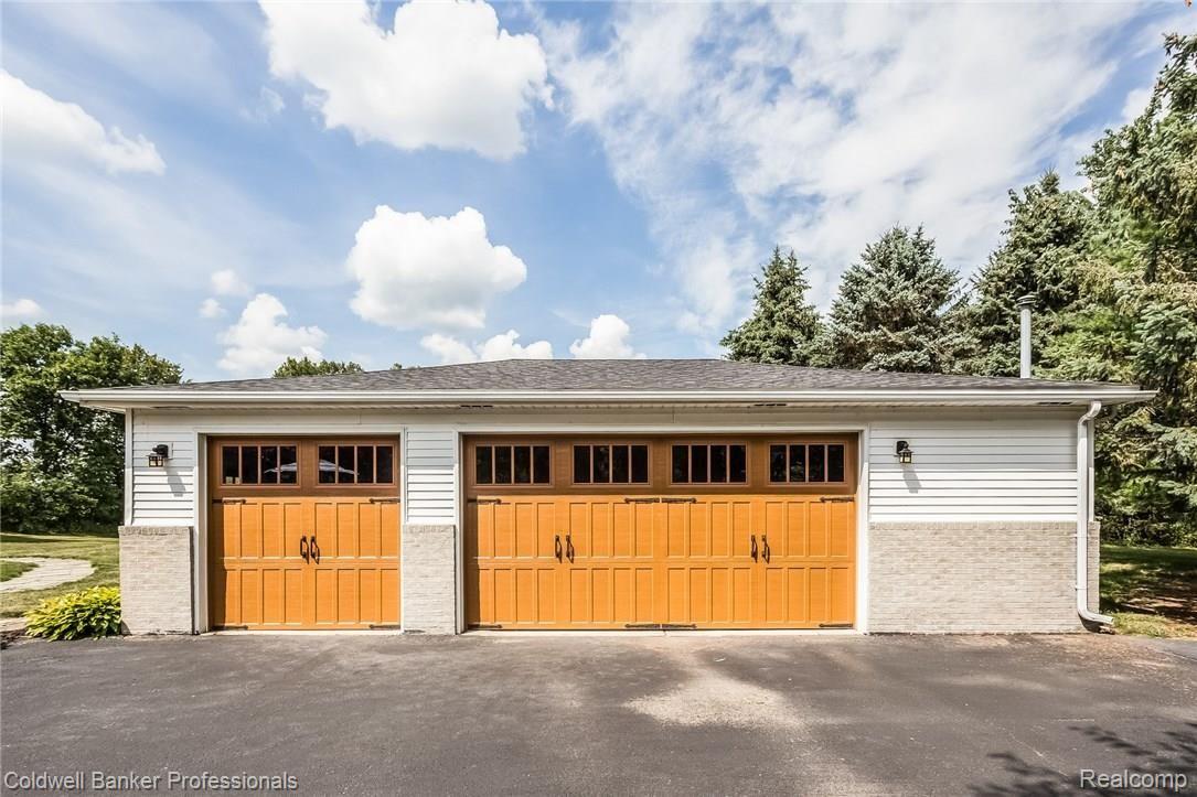 21591 Garfield Road Northville, MI 48167 - Photo 84 of 90 HEATED GARAGE