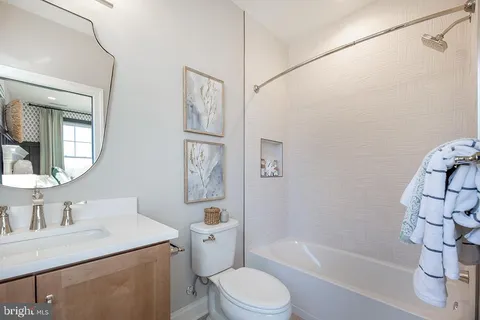 $1,379,990 | 326 Squire Drive, Unit 21C, Newtown Square, PA 19073