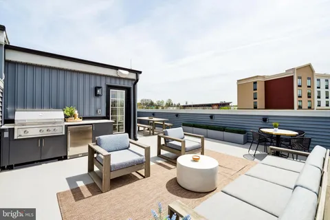 $1,379,990 | 326 Squire Drive, Unit 21C, Newtown Square, PA 19073