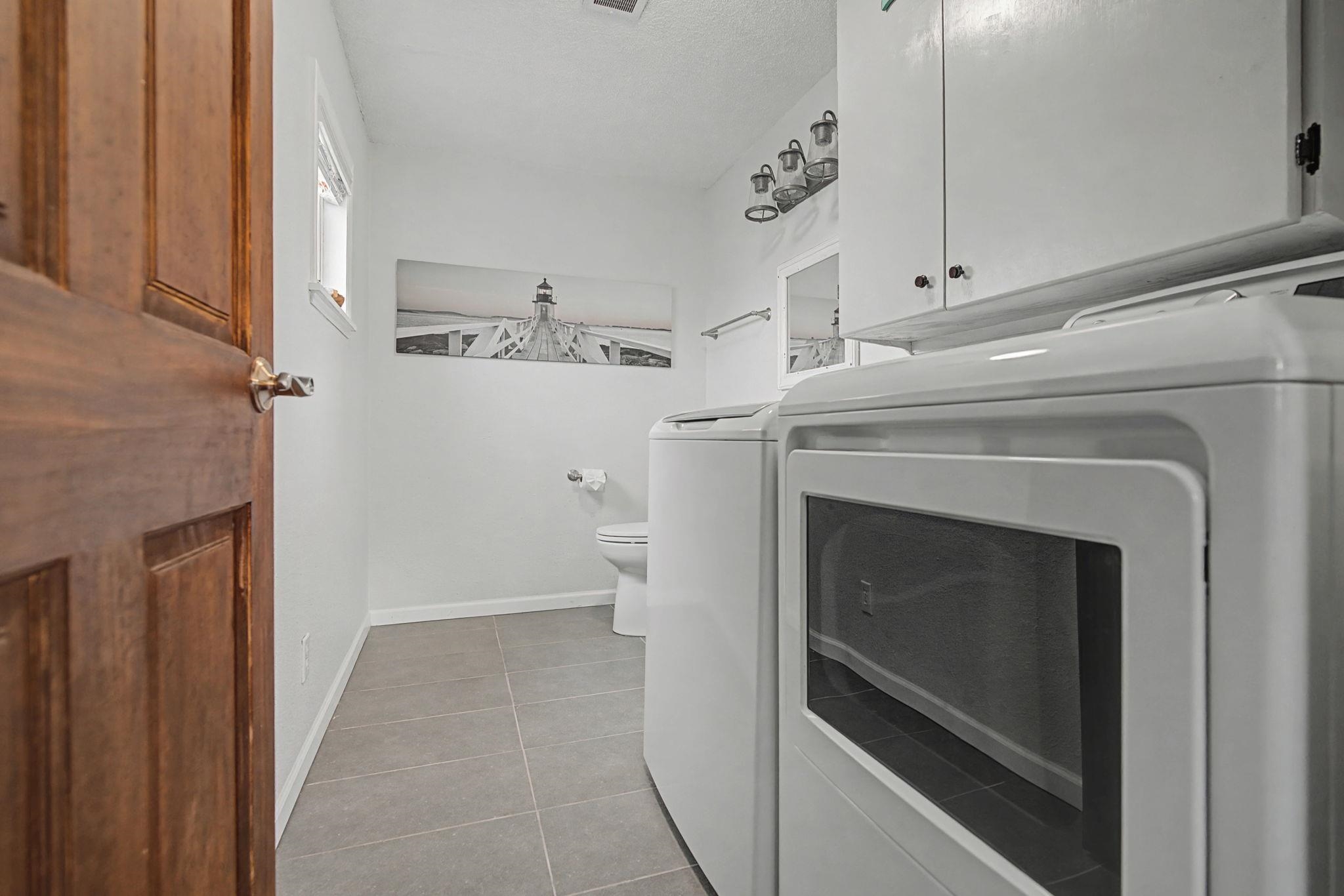 847 26 Road Grand Junction, CO 81505 - Photo 24 of 41 a utility room with dryer and washer
