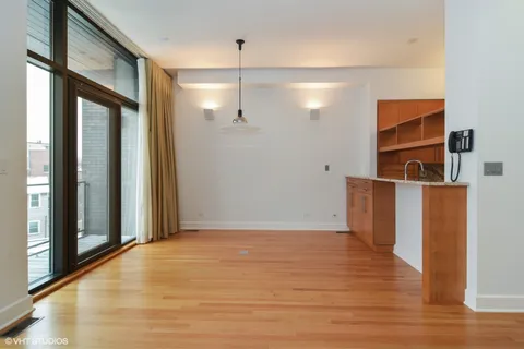 $6,350 | 2734 North Lincoln Avenue, Unit 3W, Chicago, IL 60614