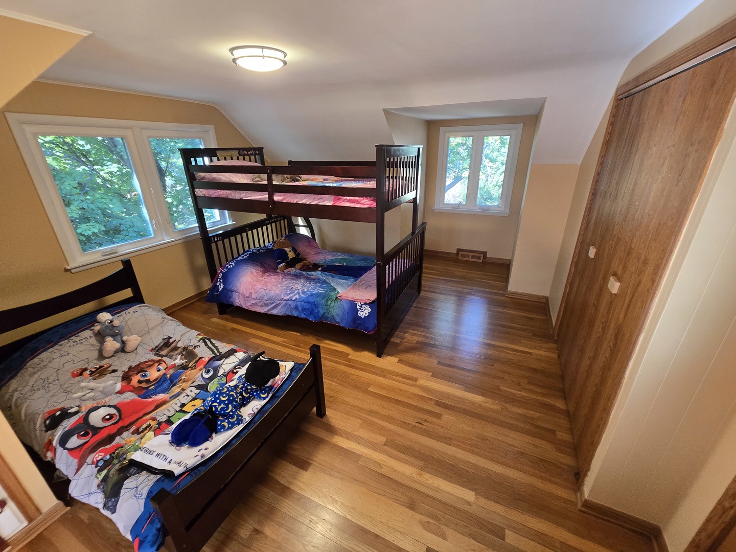 25W201 Summit Drive Naperville, IL 60563 - Photo 24 of 40 a bed room with furniture and a window