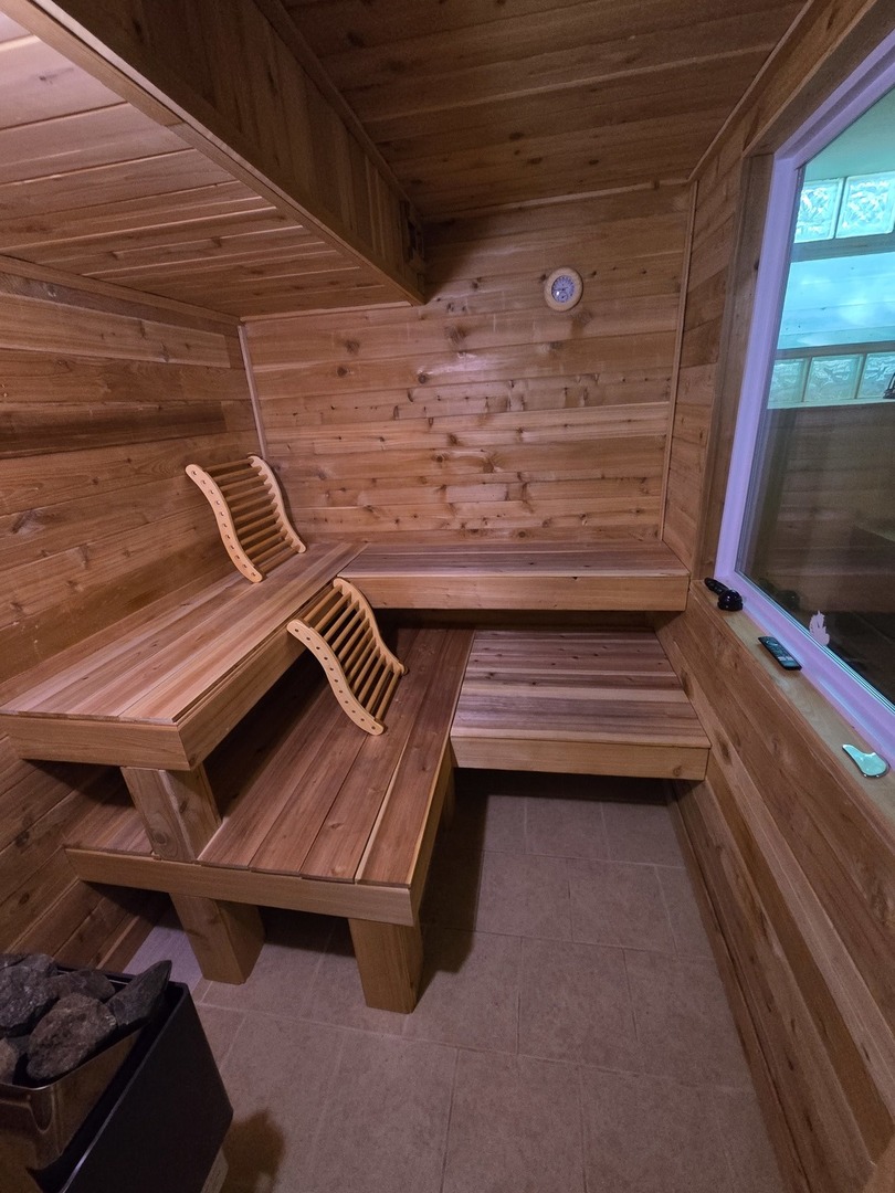 25W201 Summit Drive Naperville, IL 60563 - Photo 34 of 40 a view of room with wooden floor