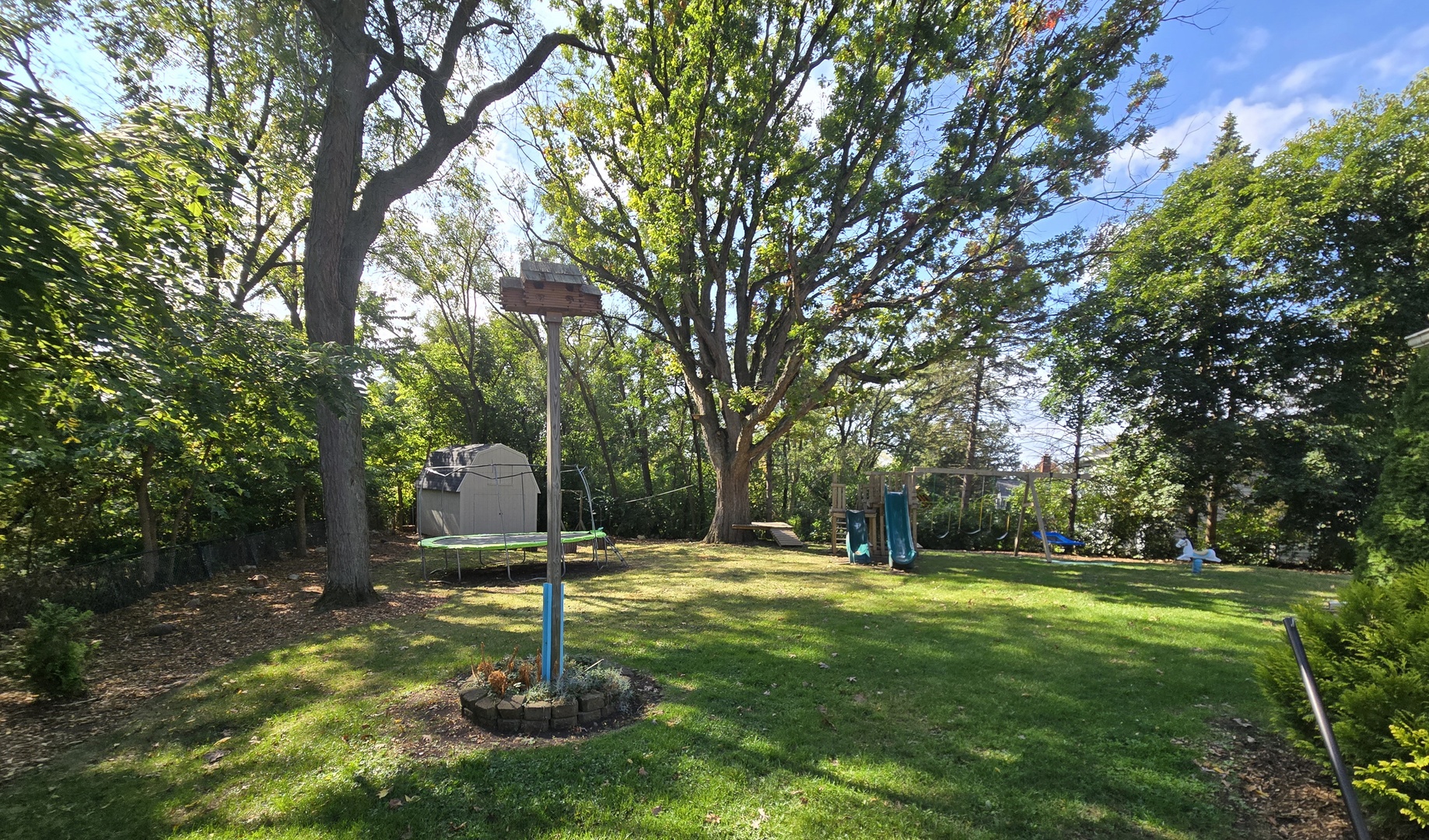 25W201 Summit Drive Naperville, IL 60563 - Photo 5 of 40 a garden view