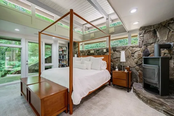 a house view with a outdoor space