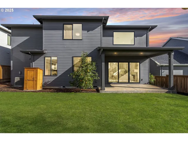 $960,000 | 27619 Southwest Marigold Terrace, Wilsonville, OR 97070