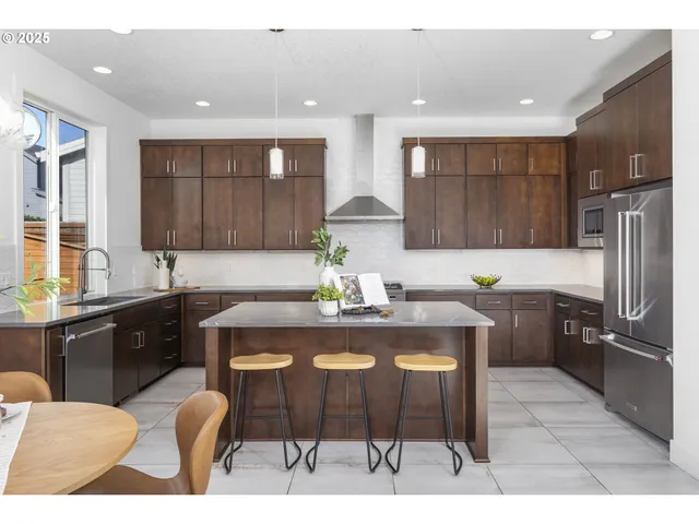 $960,000 | 27619 Southwest Marigold Terrace, Wilsonville, OR 97070